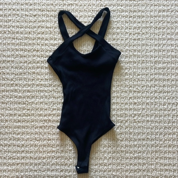Lulus black ribbed cross front bodysuit - Picture 1 of 4